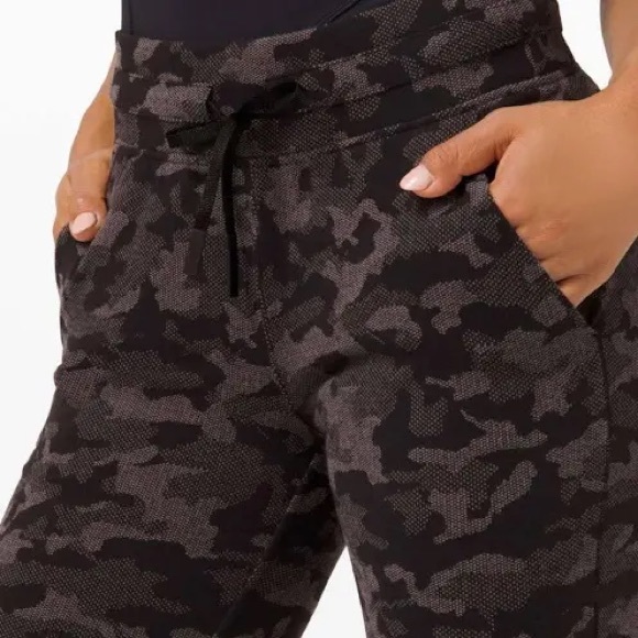 Lululemon Camo Ready to Rulu Joggers 6 - Picture 3 of 9